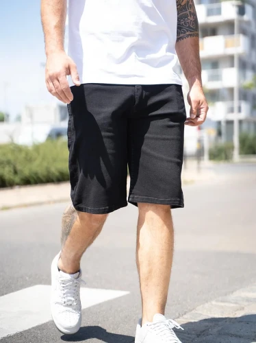 krotkie-spodenki-jeansowe-meskie-czarne-biale-jigga-wear-crown-pocket_1.webp