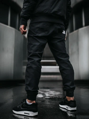 spodnie-materia-eowe-jogger-jigga-crown-stitch-czarne-bia-ee_1.webp