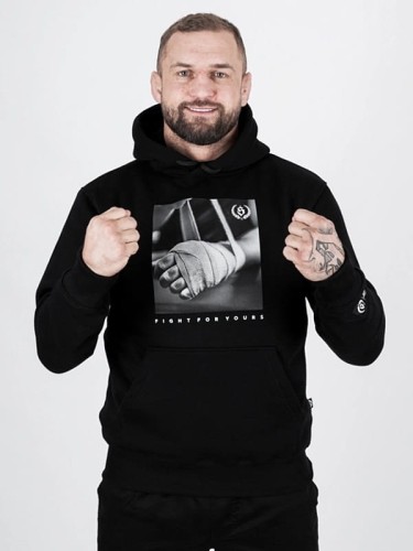 bluza-z-kapturem-fight-for-yours-czarna.jpg